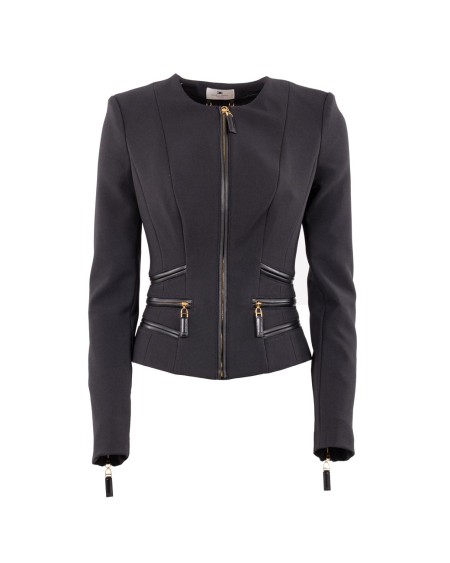 Shop ELISABETTA FRANCHI  Giacca: Elisabetta Franchi giacca in doppio crêpe con dettagli zip.
Spalline imbottite.
Fodera in raso monogram.
Zip con tirazip.
Dettagli in materiale sintetico effetto pelle.
Chiusura con zip.
Vestibilità slim.
Composizione: 96%Poliestere 04%Elastane.
Made in Italy.. GI17356E2-110